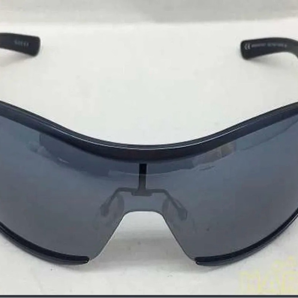 Authentic Gucci Sunglasses GG2738 👀 👀